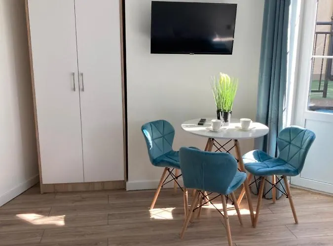 Magnat Nocleg ze śniadaniem 3*